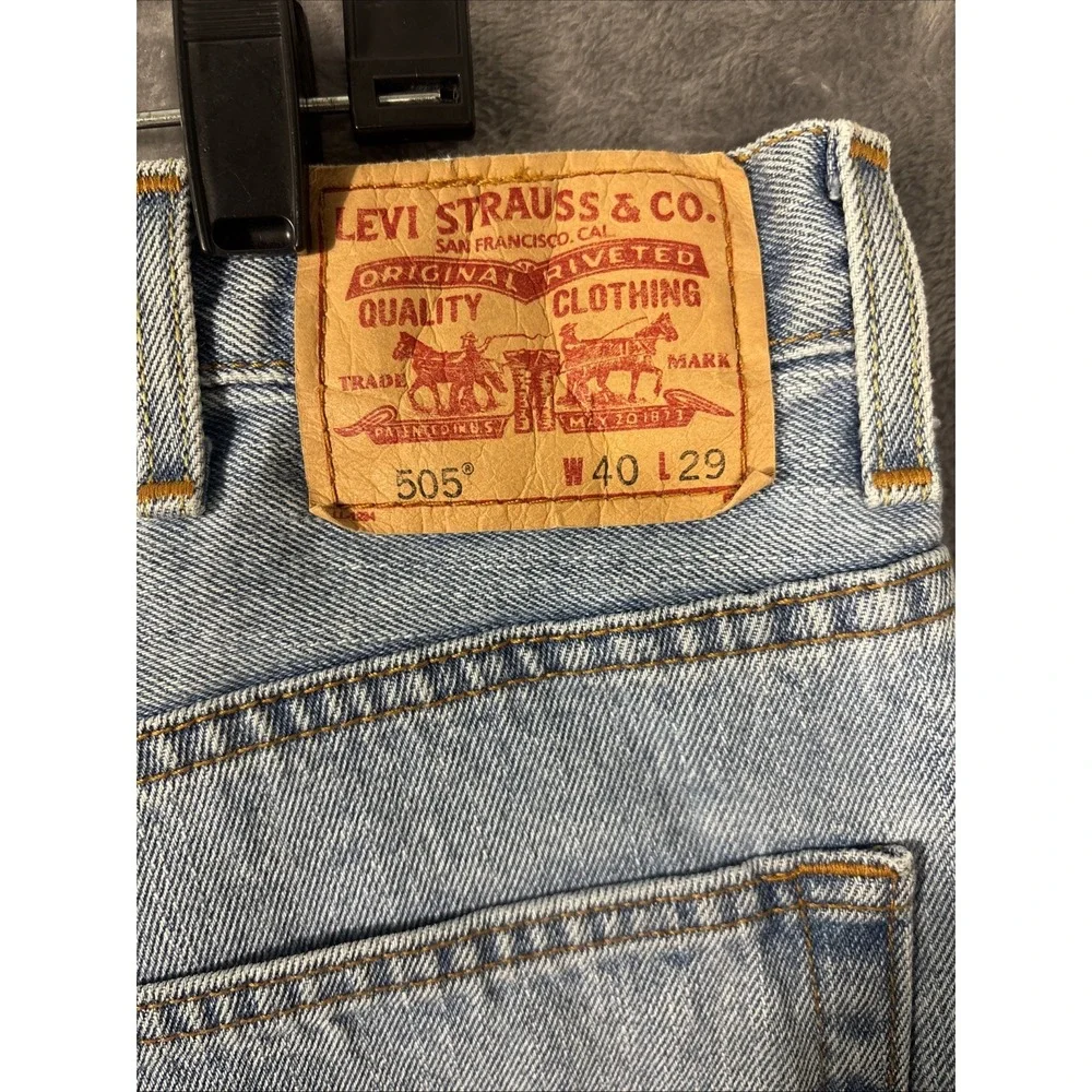 Levis 505 RegularFit Jeans Mens 40x29 Light Wash Blue Straight Leg Denim505-0216